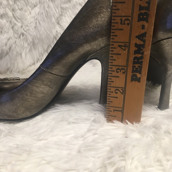 Bronze Pointed Toe Pumps - Picture 7 of 7
